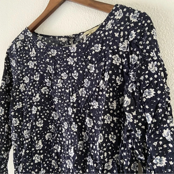 Navy Floral Long Sleeve Patterned Blouse Lightweight Size Medium Style M5569 Top - Picture 2 of 10